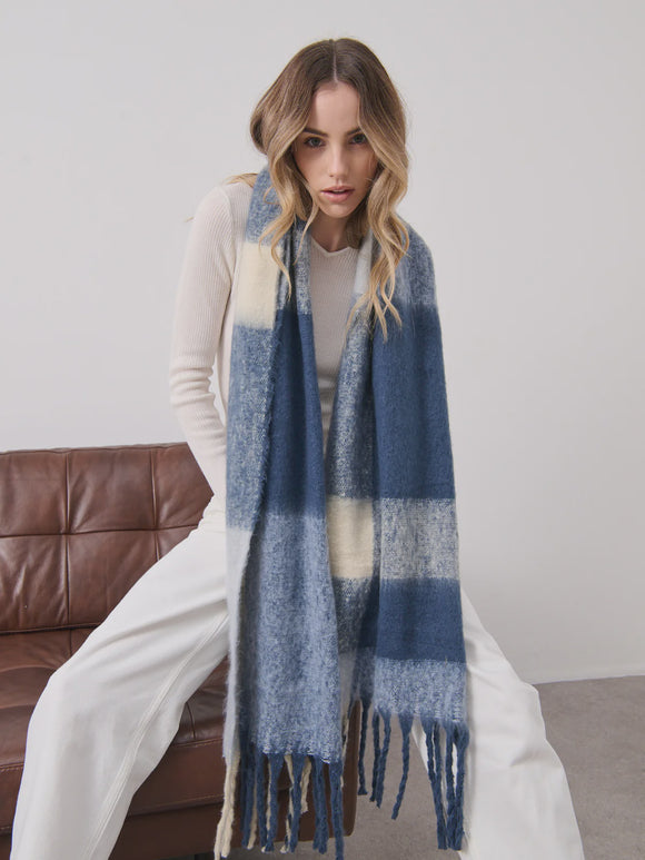Wendy Checkered Fluffy Scarf