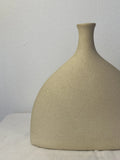 Vase Island Half Moon - Iron Sand