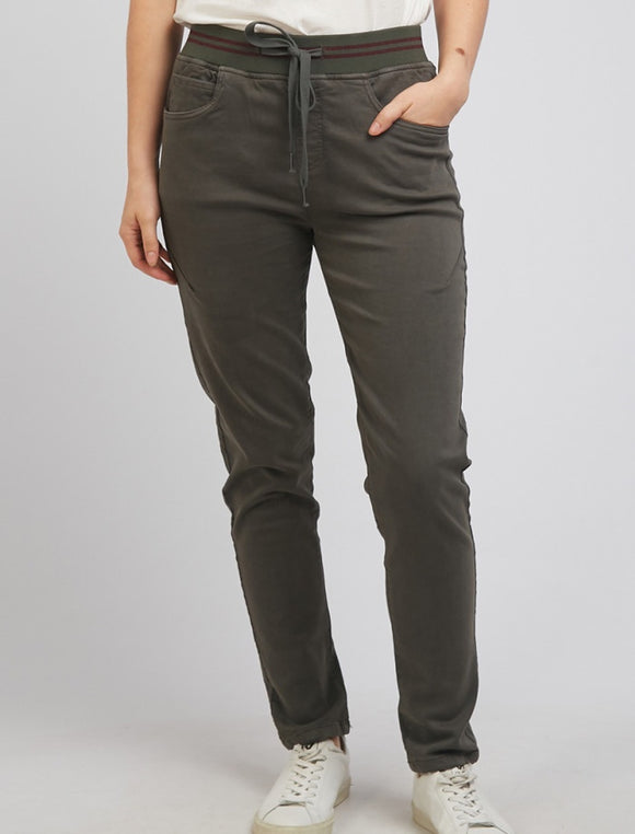 Foxwood Sylvia Jogger - Dark Kahki